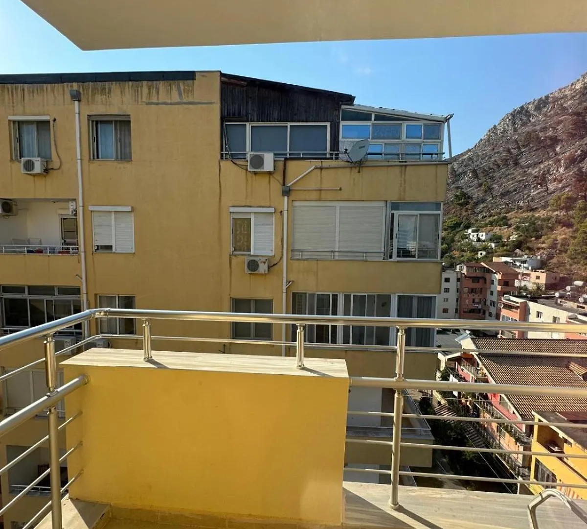 Sali Apartament Shëngjin Lägenhet